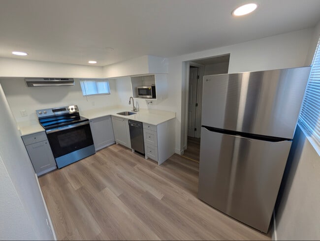 Photo - 1705 Lombard Ave