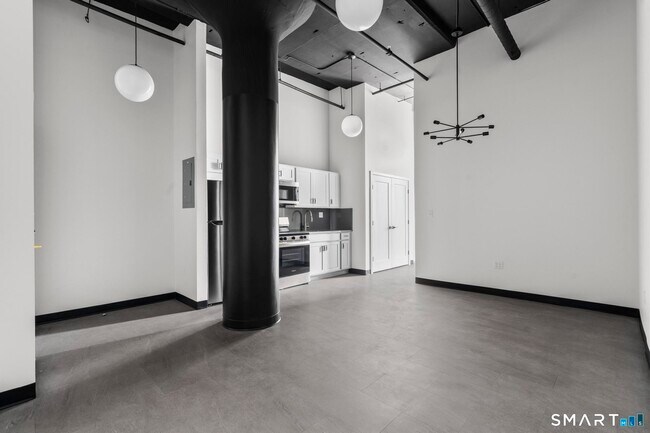 Photo - 480 Myrtle St