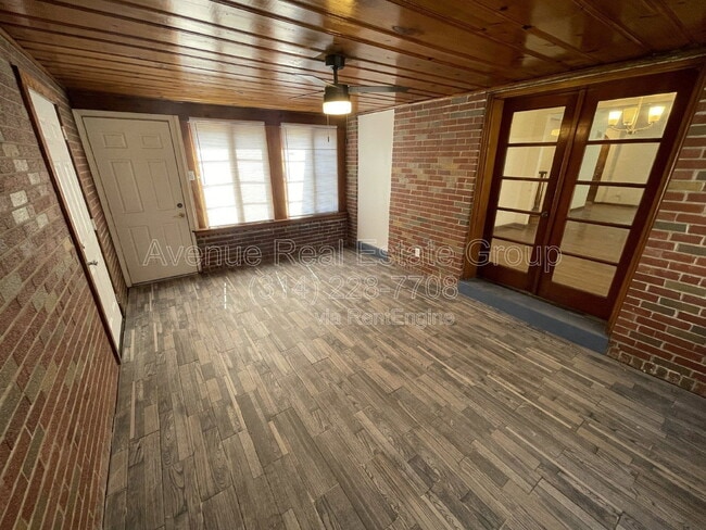 Photo - 2944 Moniteau Dr