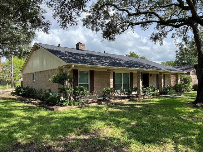 Photo - 3 Bedroom Home for Rent in Houston 77096 | Updated Home with Large Backyard