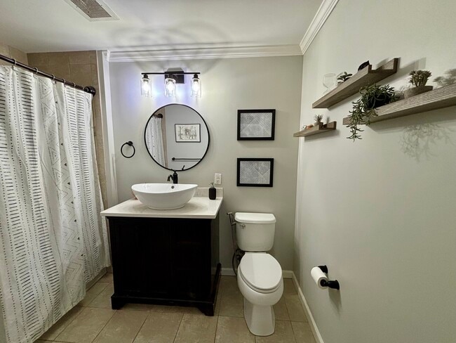 Photo - 34 Schoolhouse Dr Unit 203