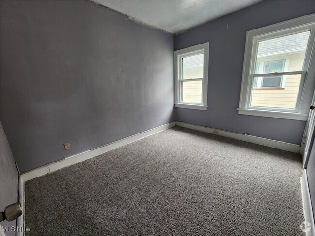 Building Photo - 820 Helmsdale Rd Unit 822 Rental