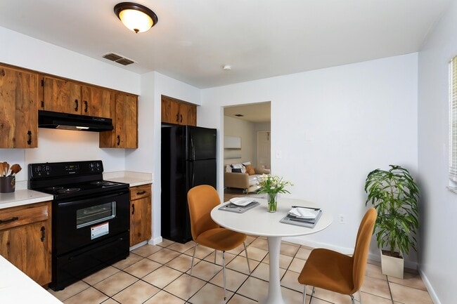 Photo - 3223 Pershing St