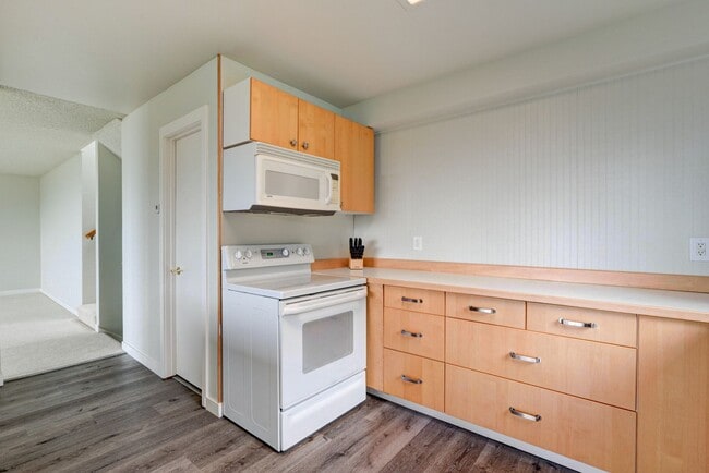 Photo - 3 Bedroom Condo on West Beach Bluffs **$500 of the first months rent**