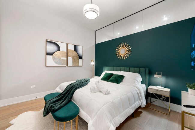 Photo - 318 W Grand Ave Unit ID1244929P