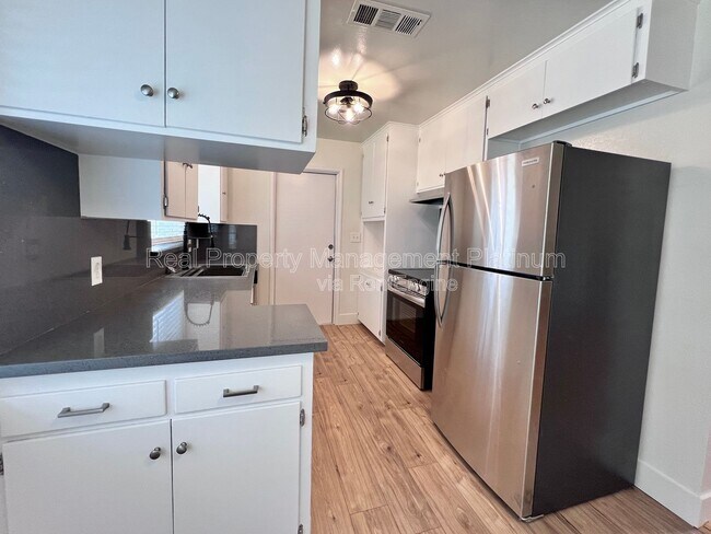 Photo - 4467 N Van Dyke Ave