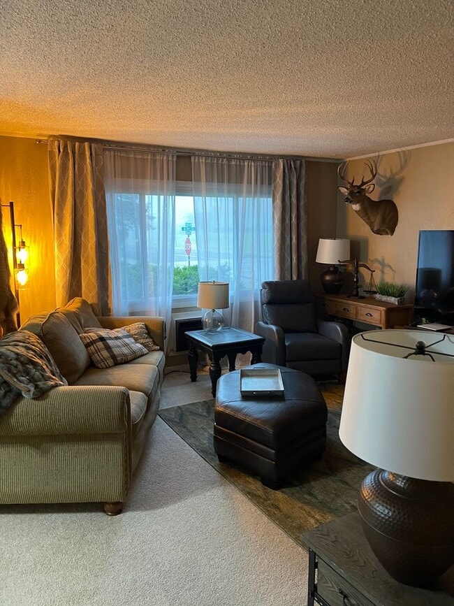 Photo - Furnished Bungalow with 2BD 2BTH near WITC...