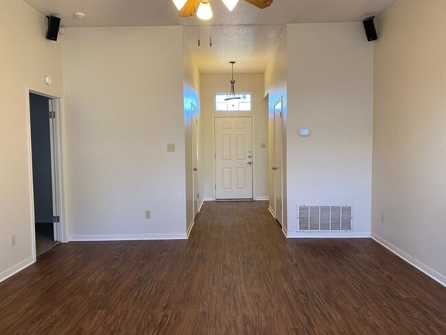 Photo - UPDATED 3 BEDROOM, EASY COMMUTE