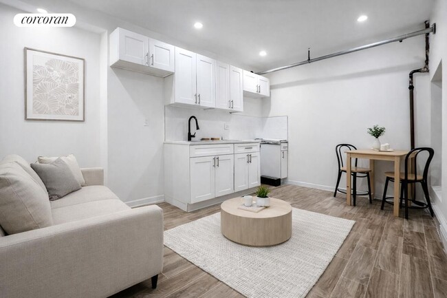 Building Photo - 200 W 119th St