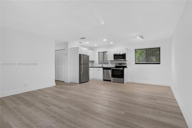 Photo - 615 NE 26th St Unit 7