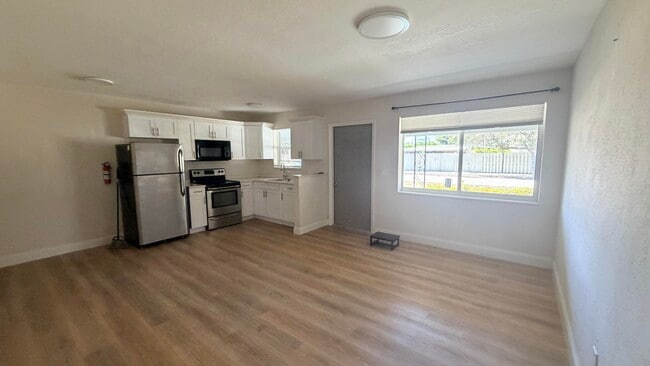 Photo - 800 Moffett St Unit 3