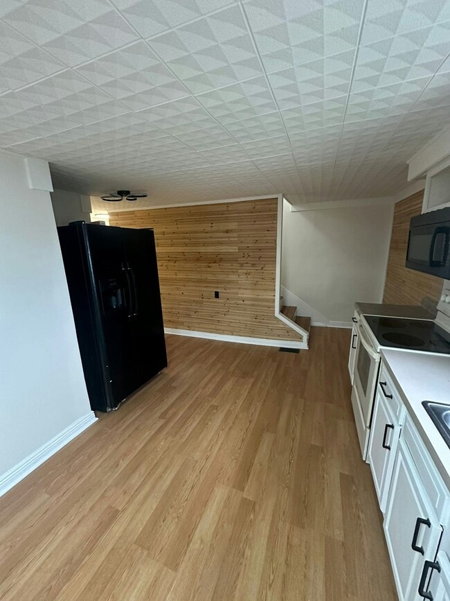 Photo - 125 E Market St