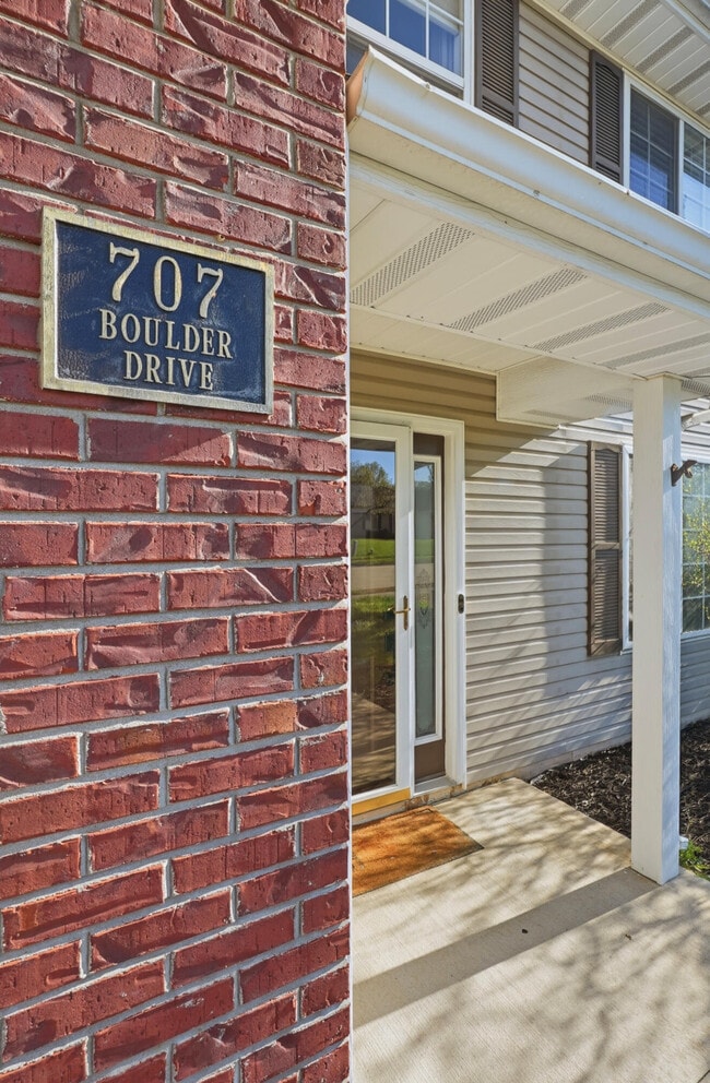 Photo - 707 Boulder Dr