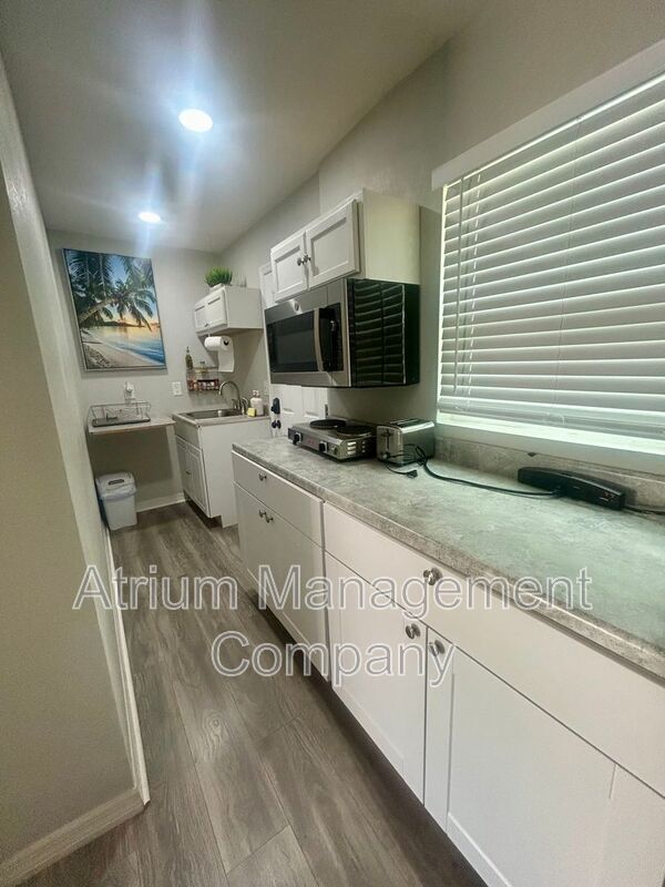 Photo - 1904 W Clinton St