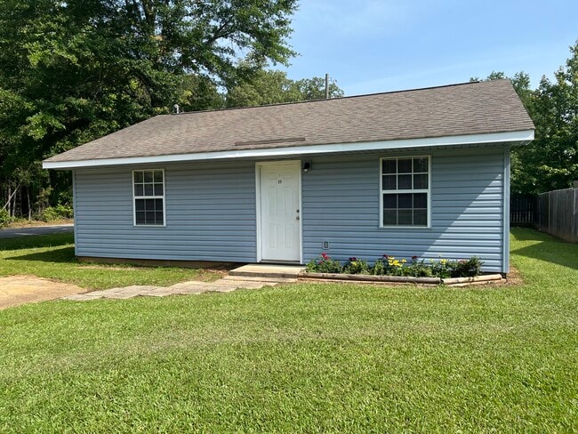 Front view - 15 Cottage Ln House