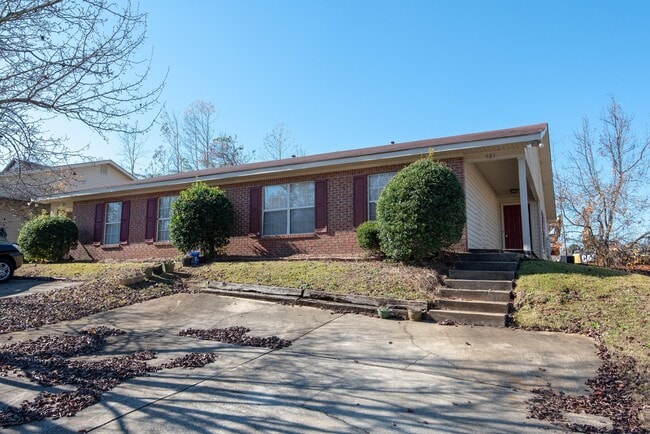 Building Photo - Center 661-663 Unit 663