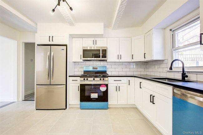 Photo - 71-65 Douglaston Pkwy Unit 1