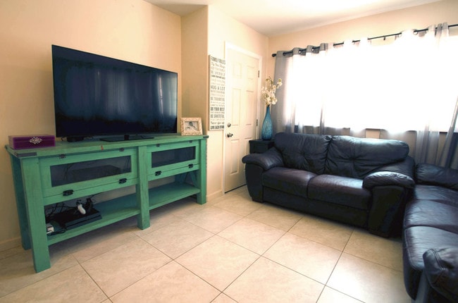 Photo - 1625 Frog Ln Unidad #C