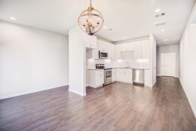 4945 Ambient Dr