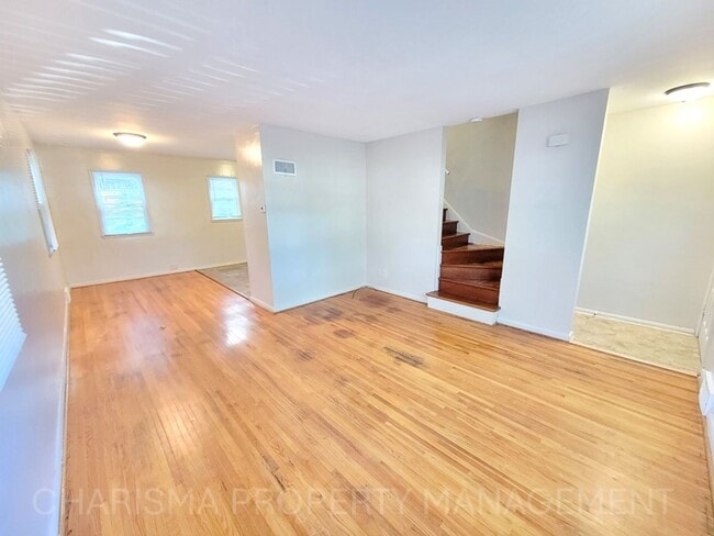 Photo - SPACIOUS TWO BEDROOM ONE BATH DUPLEX!! GRE...
