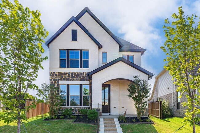 Building Photo - 905 Carnation Dr