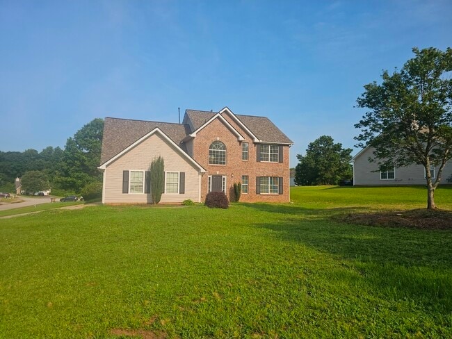 Photo - 670 Burtons Cove
