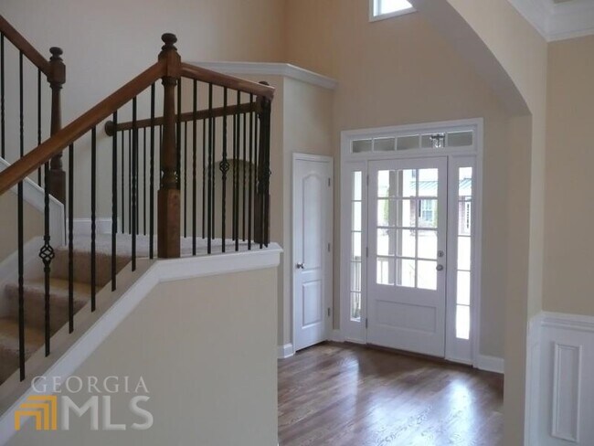 Photo - 303 Long Branch Ct