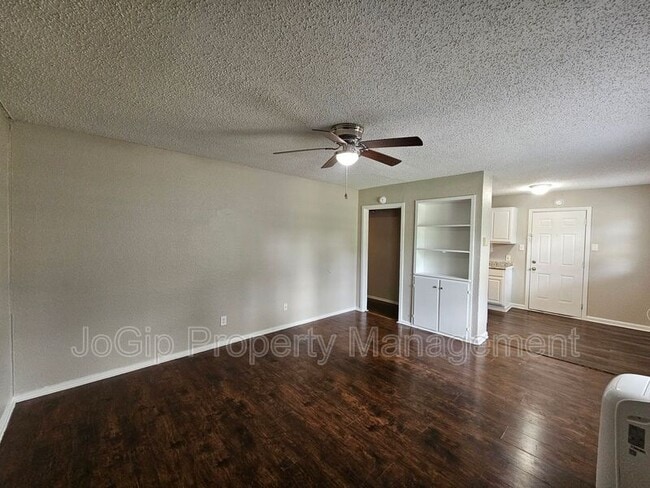 Photo - 6365 Hollis Ave