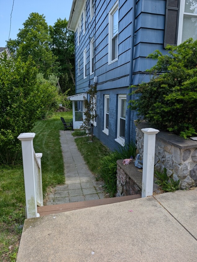 Photo - 25 Noyes Ave (Pawcatuck, CT)