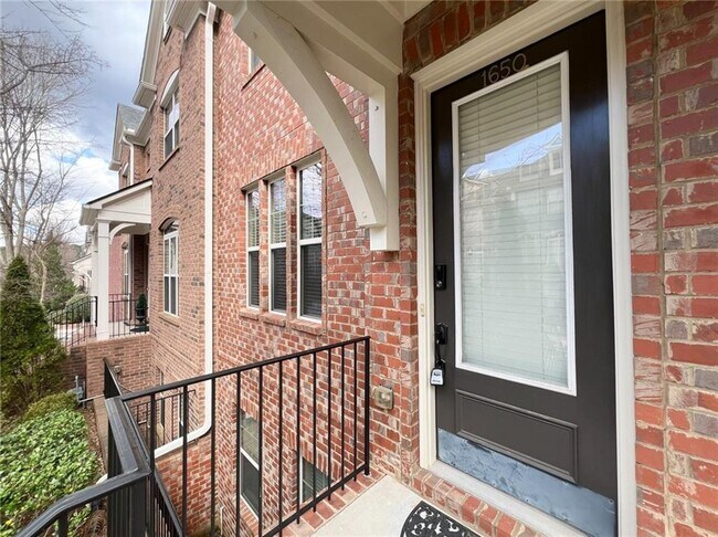 Photo - 1650 Sabastian Point