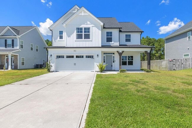 Building Photo - House Available NOW!