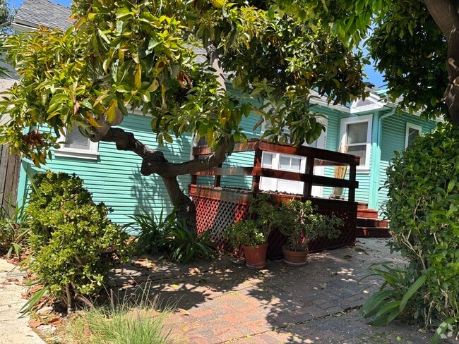 Building Photo - 8707 W West Knoll Dr Rental