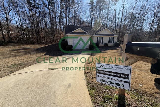 Building Photo - MOVE-IN SPECIAL! FREE RENT!