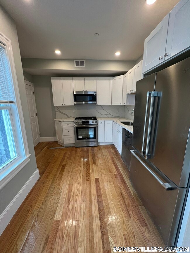 Building Photo - 73 Pearl St