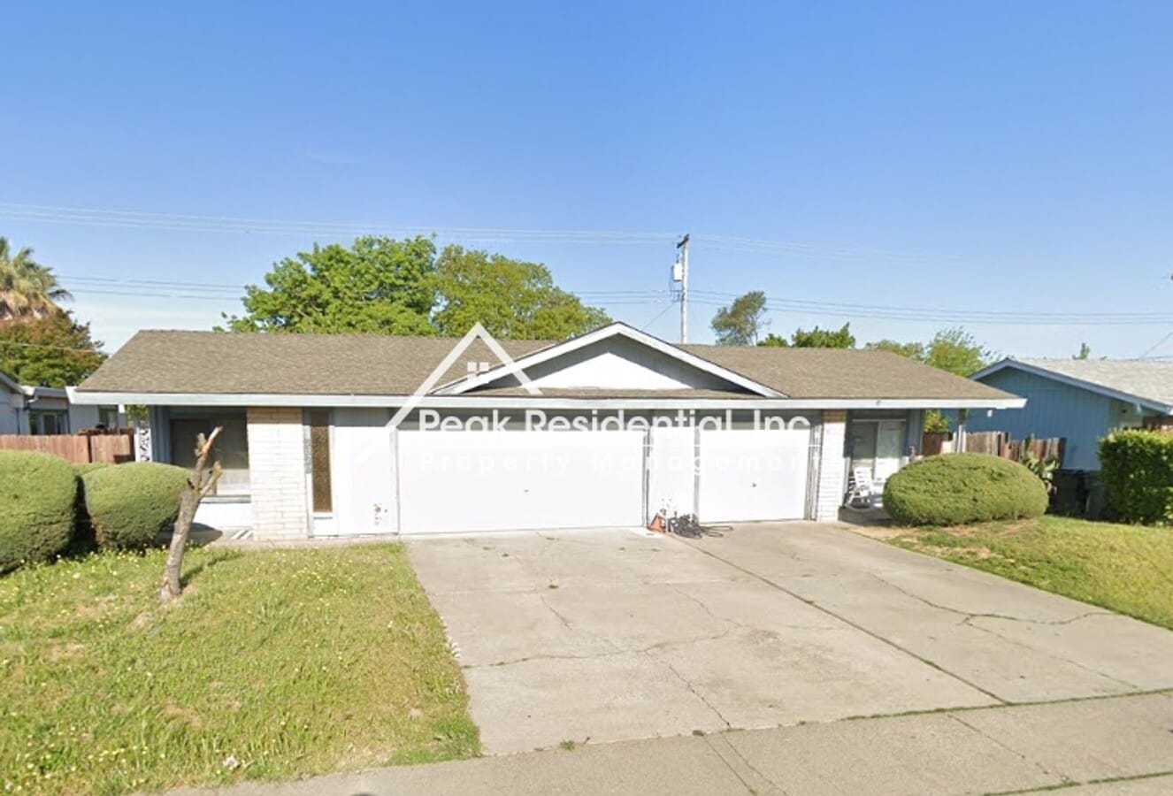 Spacious 2bd/2ba Rosemont Area Duplex with 2 Car Garage - Spacious 2bd/2ba Rosemont Area Duplex with 2 Car Garage