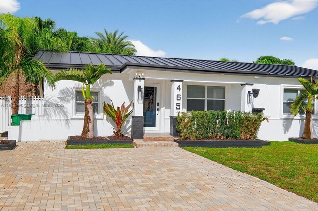 Photo - 465 NW 153rd St