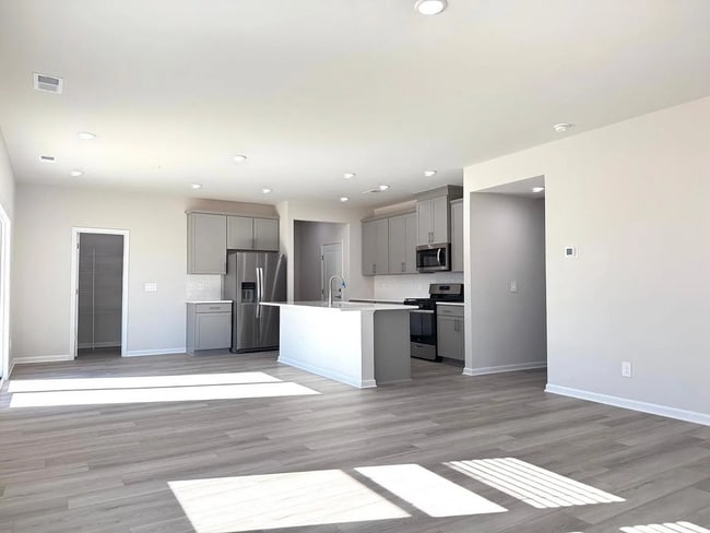 4 Bedroom Single Family for Rent