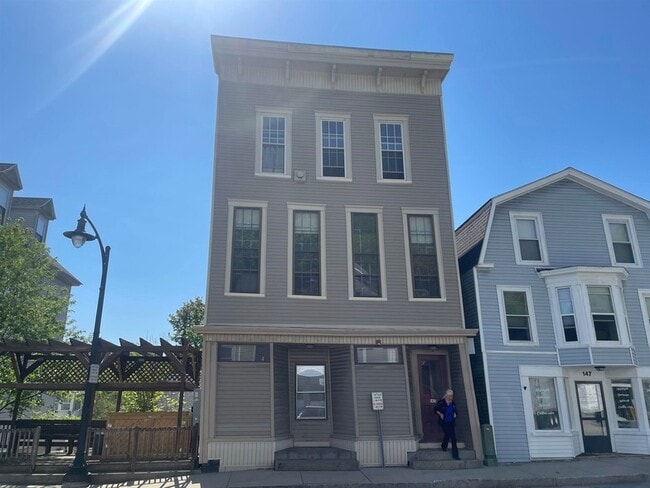 Building Photo - 145 Main St Unit 2 Rental