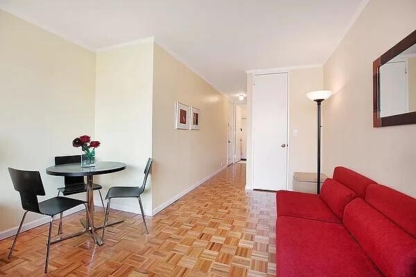 Building Photo - 393 W 49th St Rental