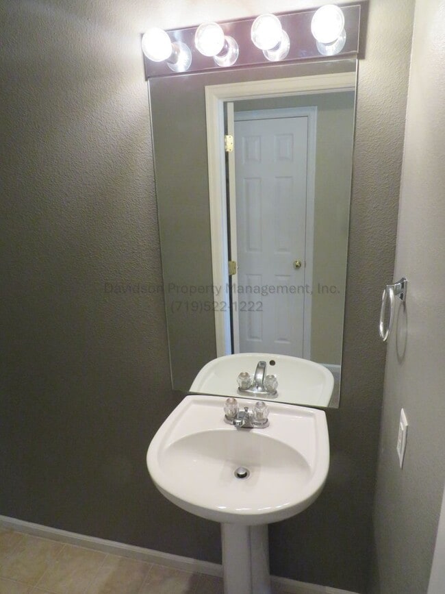 Photo - Great 3-Bedroom Townhouse in Southeast Colorado Springs