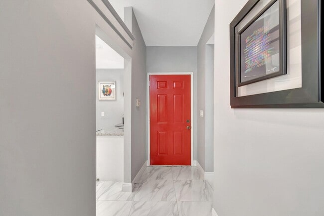 Photo - 10927 Dolphin Palm Ct