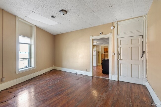 Photo - 319-25 N Salina St