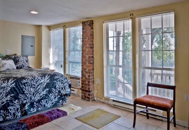 Building Photo - 108 Sherwood Ave Unit Convenient Oasis