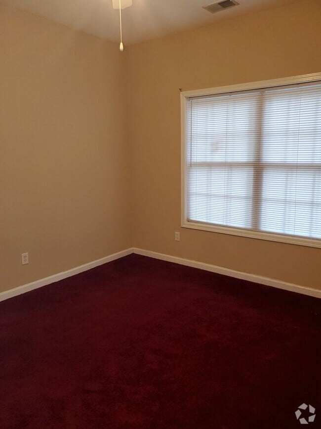 Building Photo - Beautiful 2 Bedroom 2 Bath Available 10/10... Rental