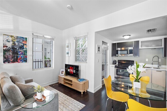 Photo - 621 11th St Unit 102