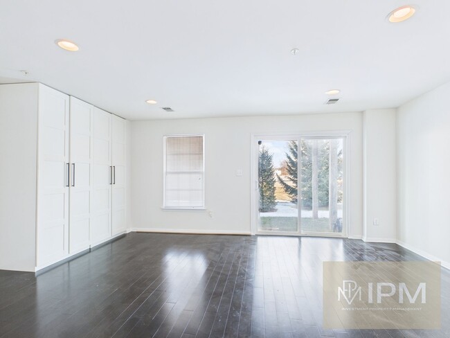 Photo - Beautiful 4 Bedroom, 2.5 Bath Townhome in Regents Glen!