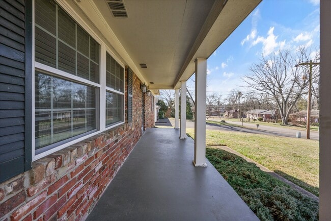 Photo - 930 Corning Rd