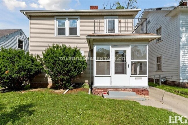 Building Photo - 2030 Wyndhurst Rd