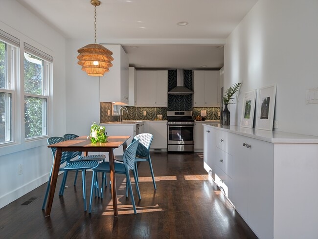 Kitchen - 1096 Oakfield Dr SE