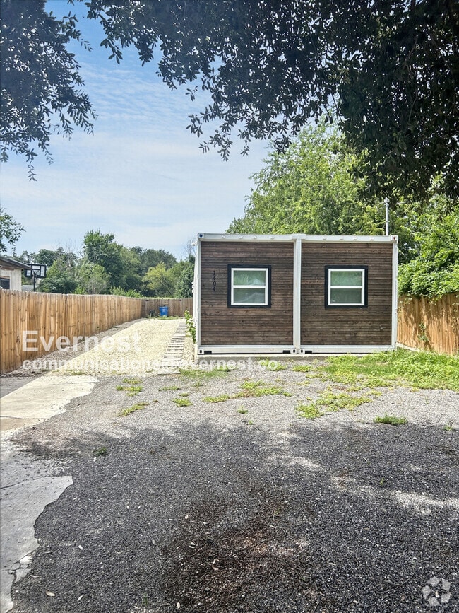 Building Photo - 1404 Rivas St Rental